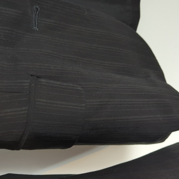 Theory Two Button Blazer - Picture 4 of 10